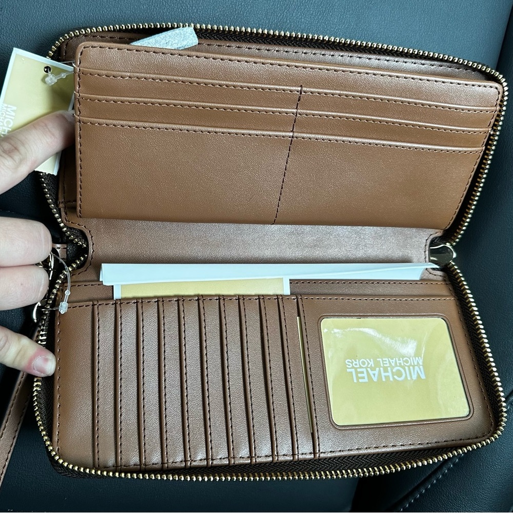 MK Large Wallet - Picture 5 of 7